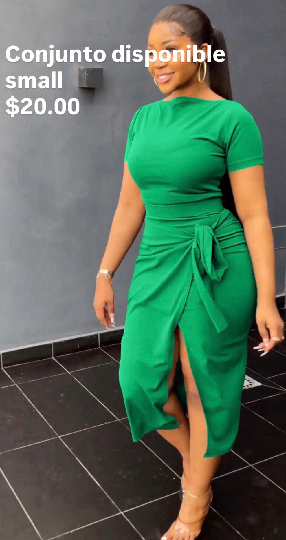 Conjunto Elegante Midi con Nudo Lateral