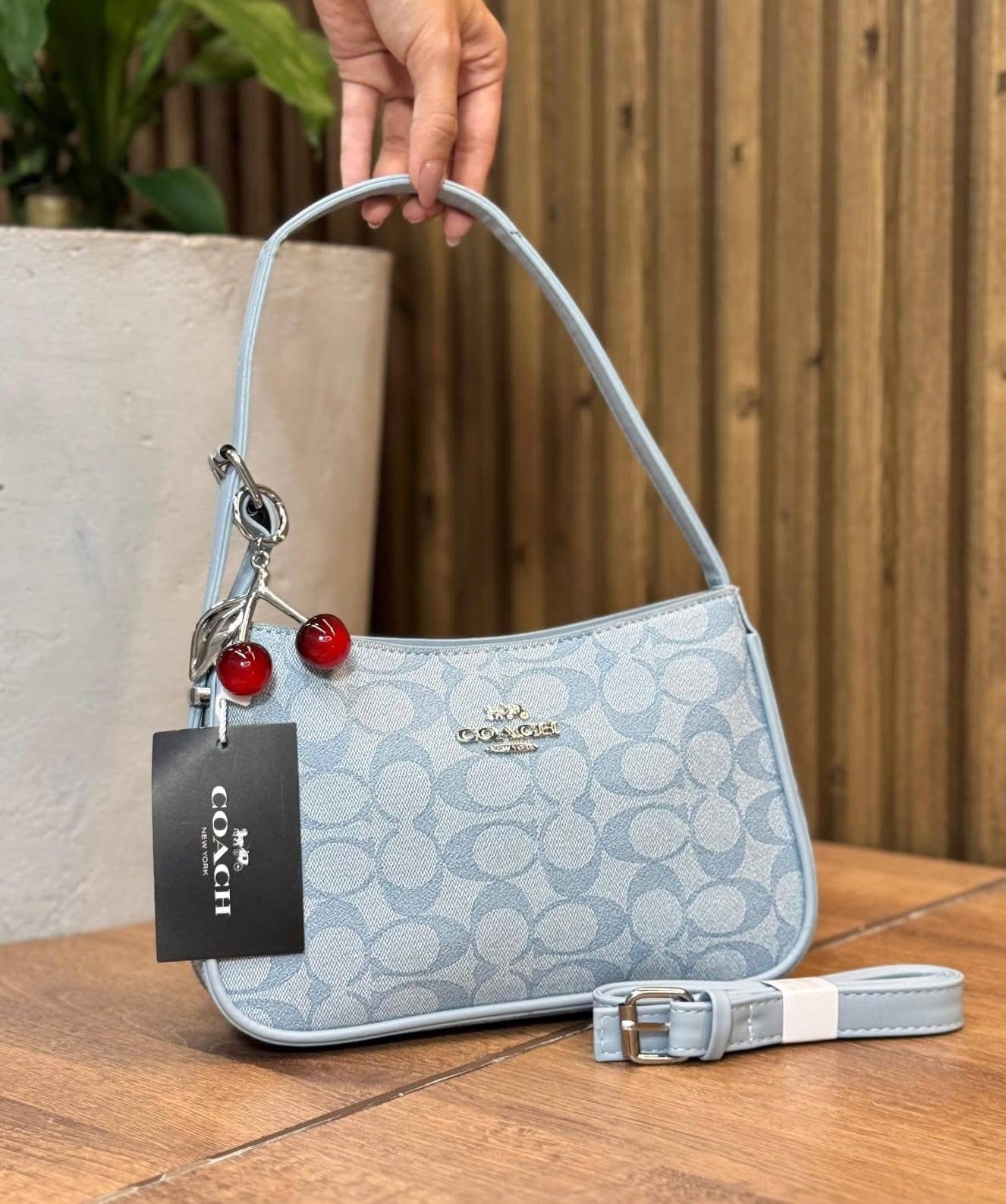 Cartera Tipo Shoulder con Correa Ajustable