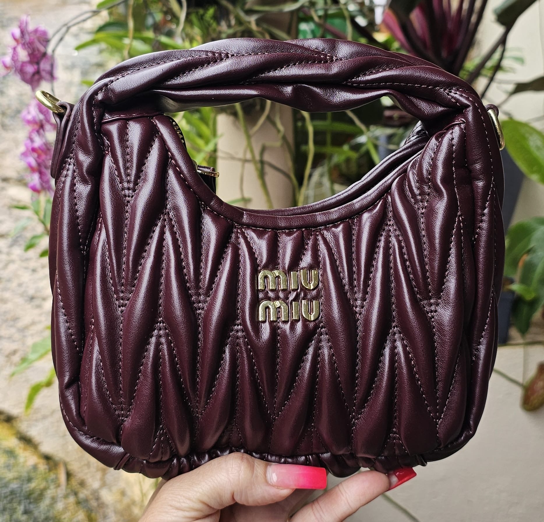 Cartera de Mano Acolchada Estilo Elegante