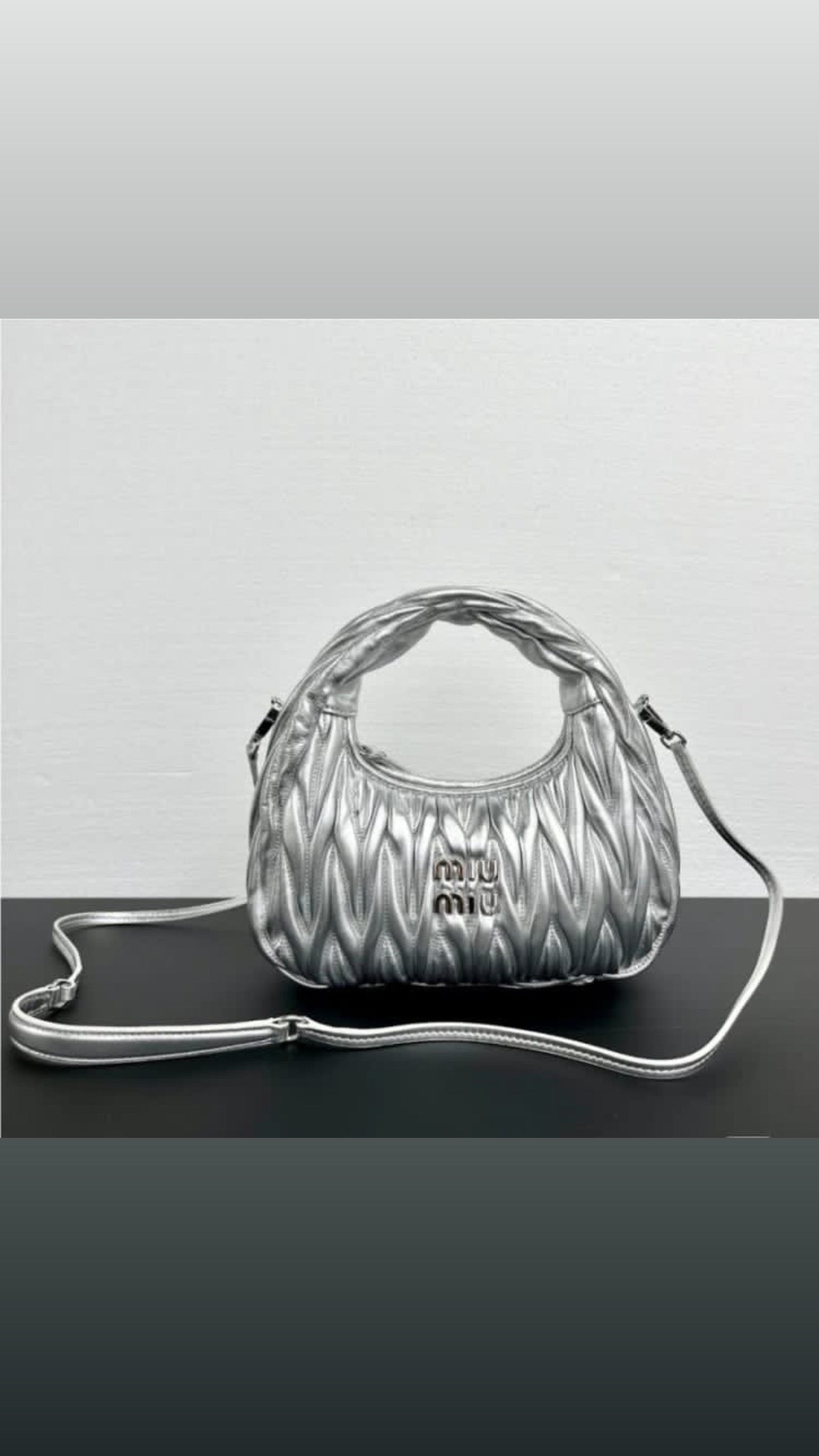 Cartera de Mano Acolchada Estilo Elegante