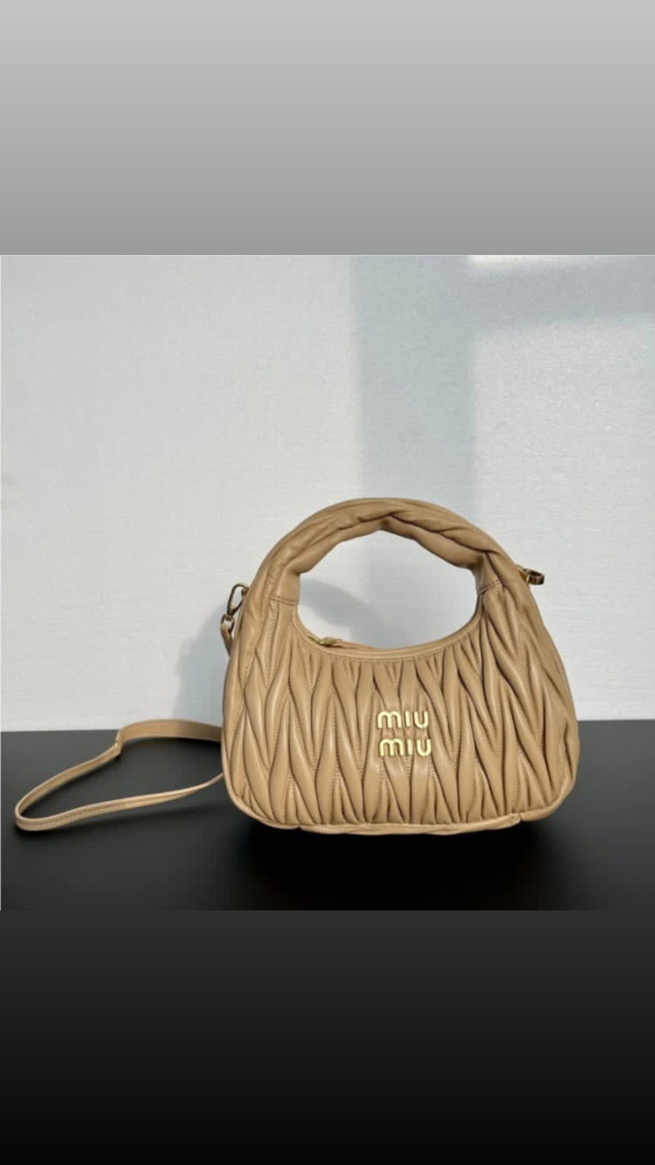 Cartera de Mano Acolchada Estilo Elegante