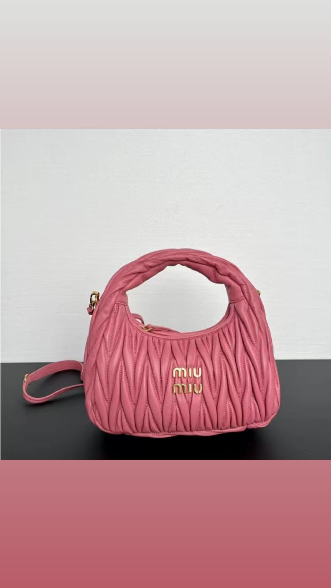 Cartera de Mano Acolchada Estilo Elegante